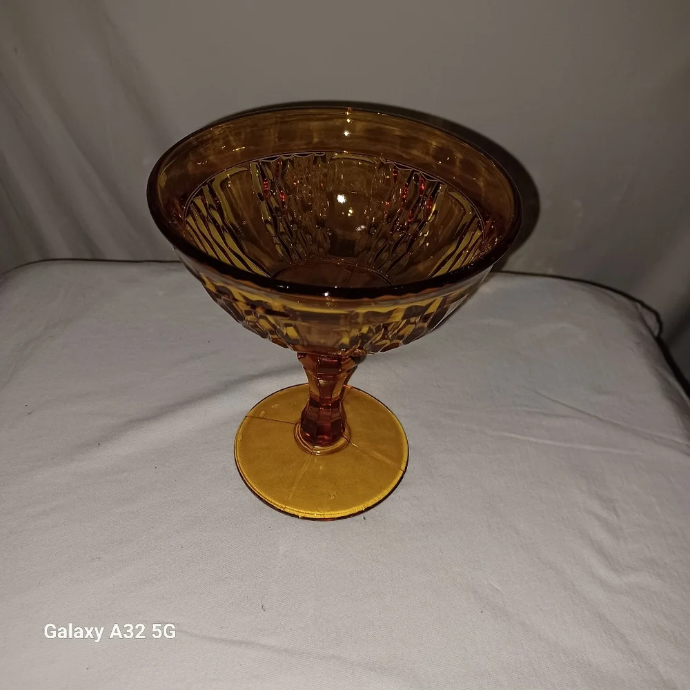 Vintage Amber Indiana Glass Compote Candy pedestal Dish Bowl. 6. 75" tall 6"wide - Picture 2 of 6